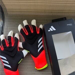 ADIDAS PREDATOR PRO GOALKEEPER GLOVES SIZE 8 BLACK/SOLAR RED/YELLOW IQ4020